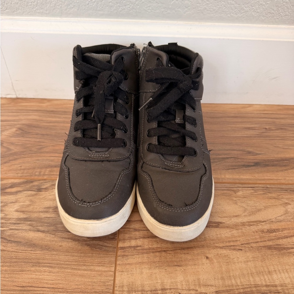 Cat & Jack Kids High-Top Sneakers w/ Zipper- Brown Size 5 - Picture 2 of 7